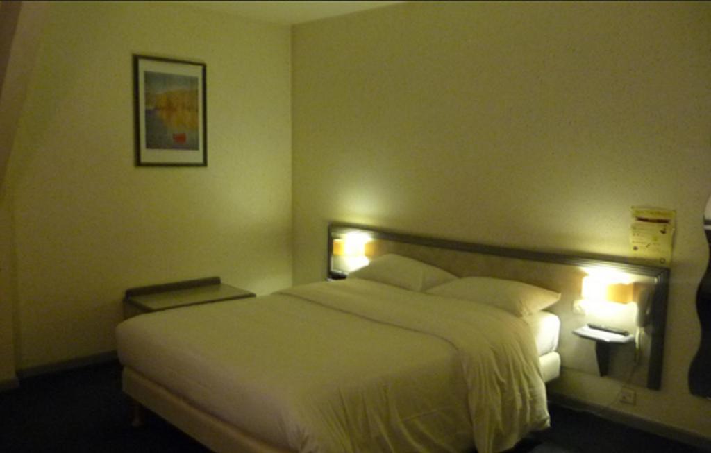 Hotel Le Chatelain Faulquemont الغرفة الصورة